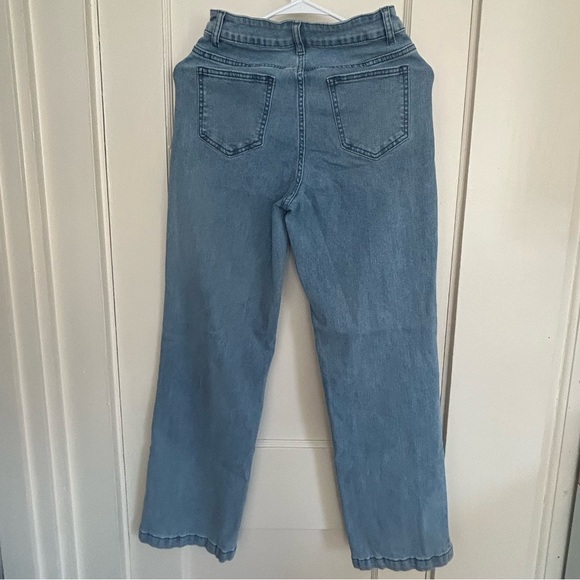 High-rise straight leg jeans, size 2-4 - Picture 2 of 3